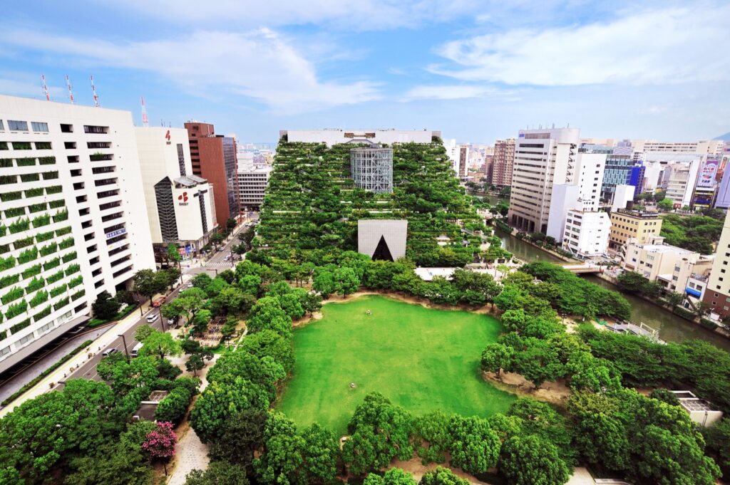 福岡市の暮らしの手続き10件。窓口と期限を一覧にする 天神中央公園とアクロス福岡