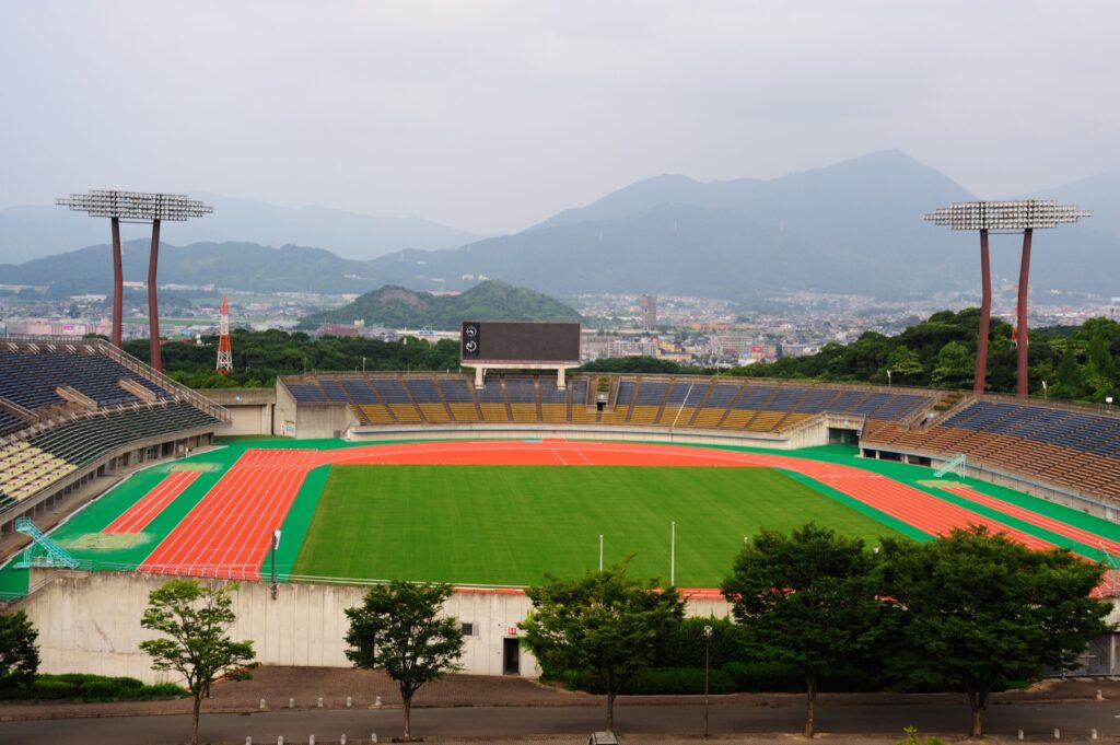 福岡で体を動かす・施設を借りる18か所。公営の料金と民間の月会費を一覧にする 東平尾公園(博多の森)陸上競技場