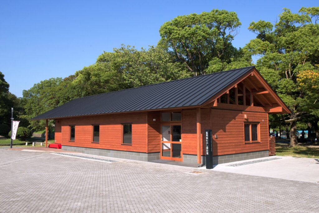 中央区の福岡城むかし探訪館。無料で城跡の模型 福岡城むかし探訪館・外観(別アングル)