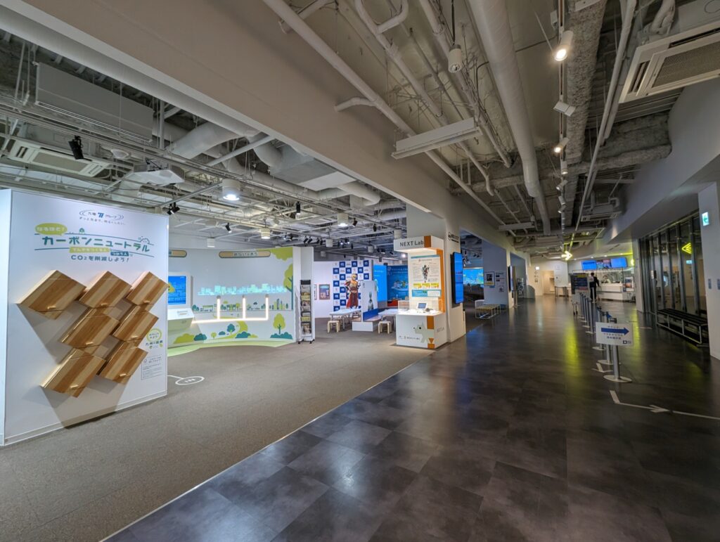 10月25日まで。六本松の福岡市科学館で石川賢治の月光写真展、一般1,200円・当日券のみ・休館日の一覧 館内（3階の入口まわり）