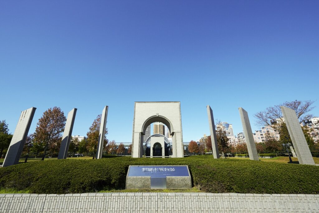 早良区の福岡市博物館。金印の常設展は一般200円 福岡市博物館・外観(別アングル)