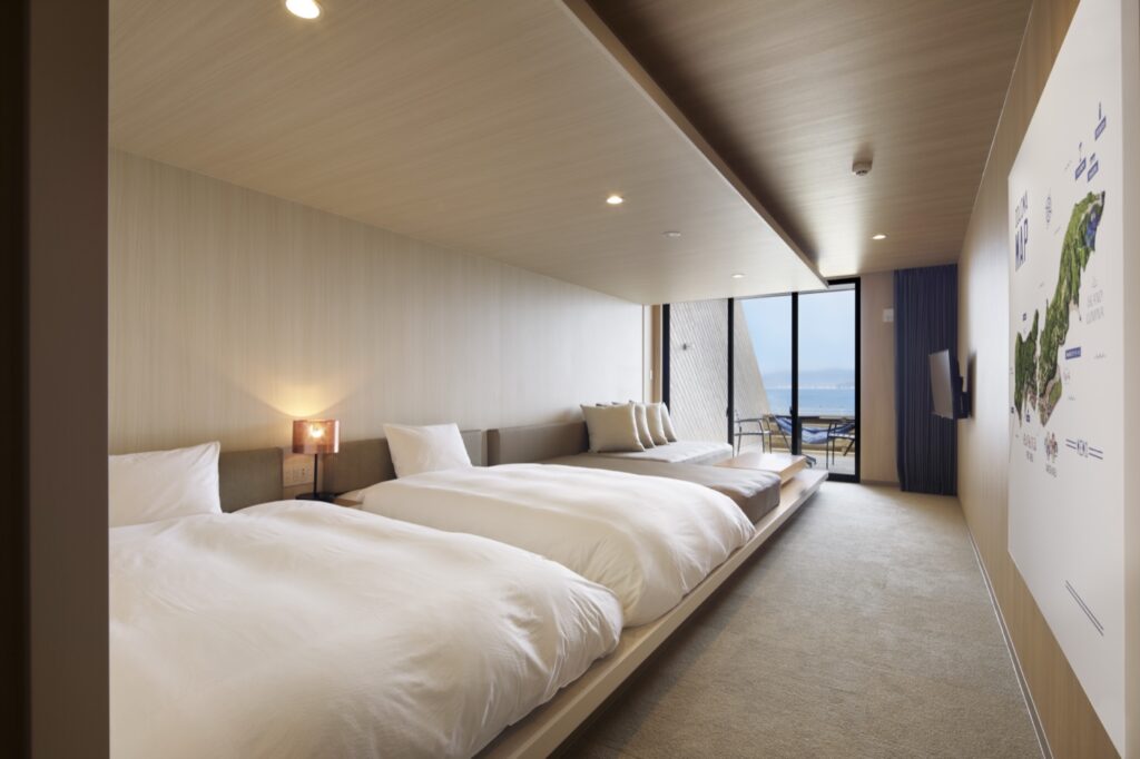 i+Land nagasaki（伊王島）。1年中水着で入れるスパテーマパーク、宿泊者は無料 TERRACE LODGE の客室