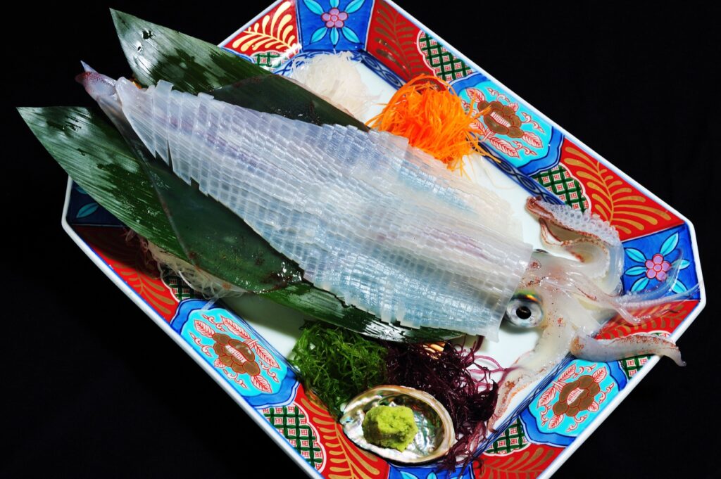福岡で食べる、ジャンル別と場面別の一覧 イカの活き造り