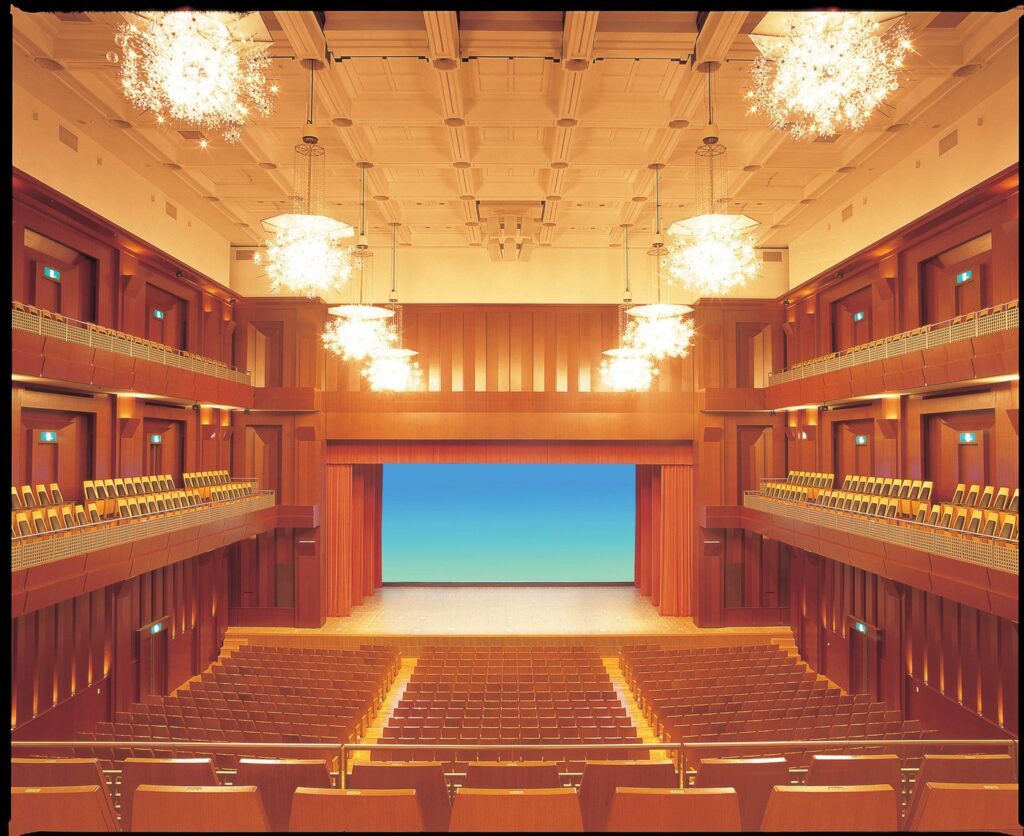 九州のコンサートホール6館の座席数と駐車場。熊本県立劇場は10月から駐車場閉鎖 福岡シンフォニーホールの客席