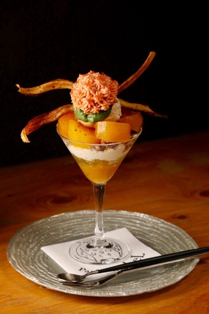 今泉の夜パフェ専門店 Parfaiteria beL 福岡。飲んだあとの〆に、18時開店と金土25時半までの営業 金木犀〜陶酔する誘惑〜