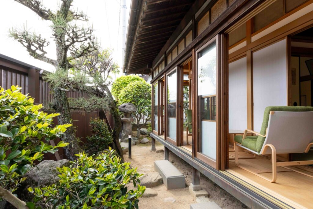 Suitou Bettaku in Kashima, Saga: a whole-house rental with painted sliding doors, sleeps up to 6 adults Engawa veranda and inner garden