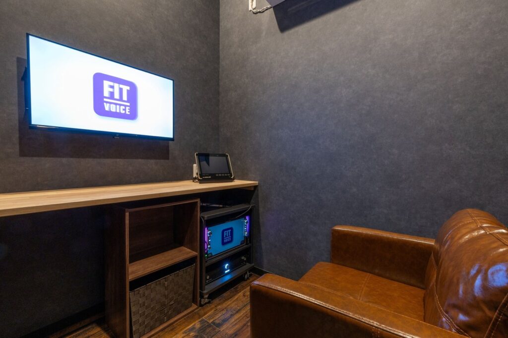 宮崎の10〜11月2026。ふるさと市場と国富の世界選手権 健康カラオケ「FIT-VOICE」の個室