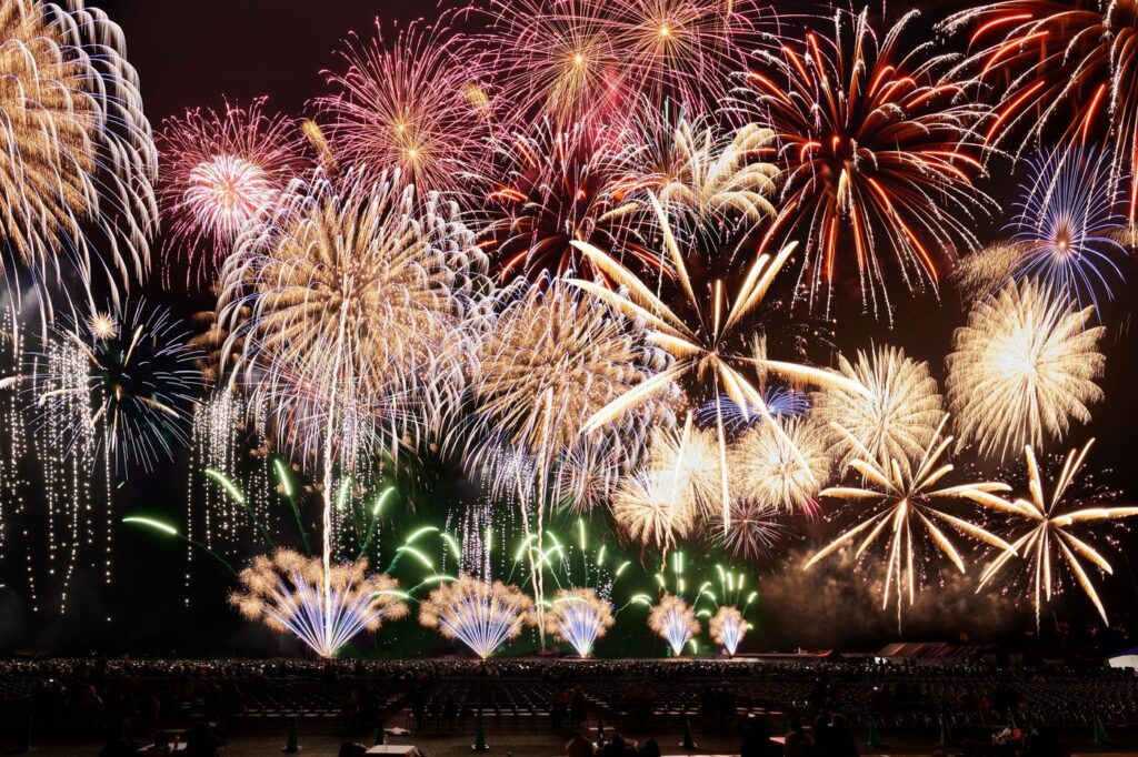 ハウステンボス秋冬2026。花火は11/14、博多から臨時列車 九州一大花火まつりの花火(イメージ)