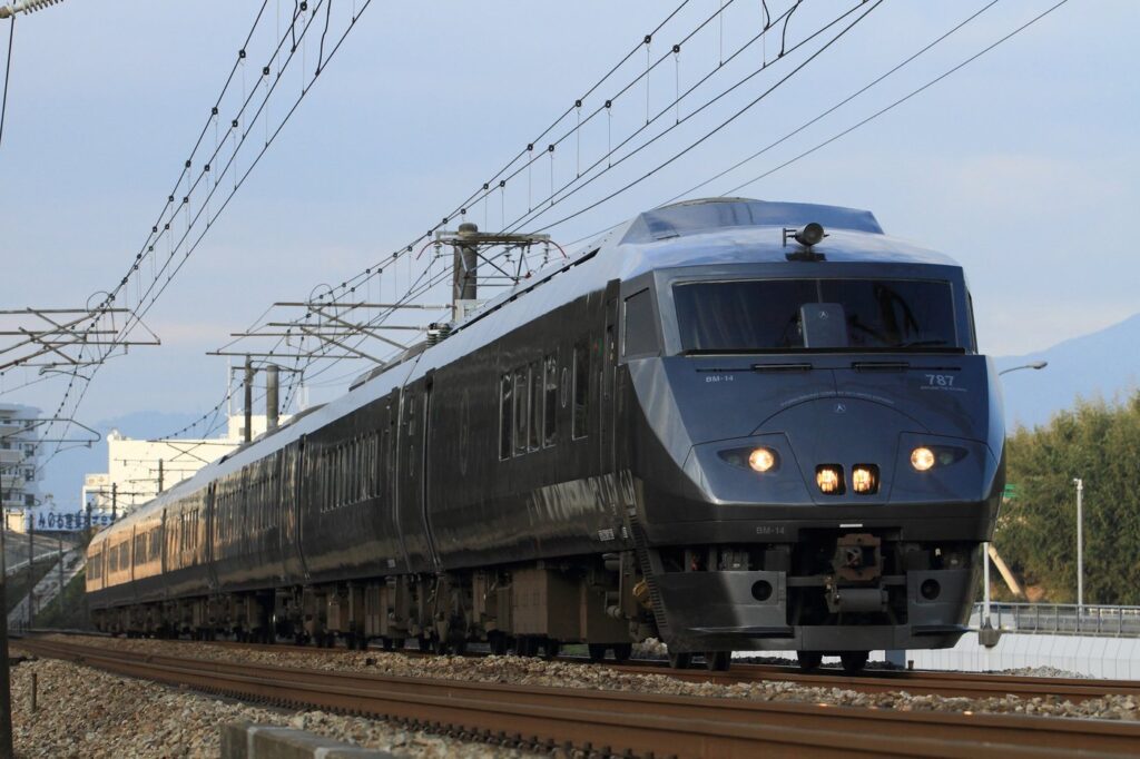 ハウステンボス秋冬2026。花火は11/14、博多から臨時列車 JR九州の特急列車(イメージ)