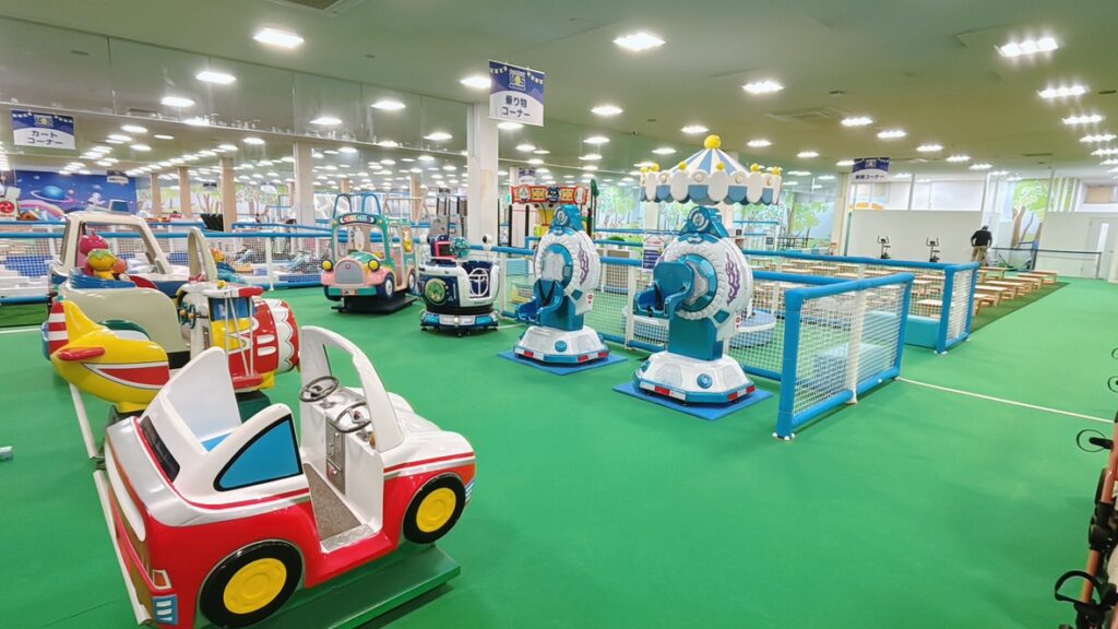 福岡の屋内遊び場11か所。無料の子どもプラザから有料施設まで 乗り物コーナー(久山店)