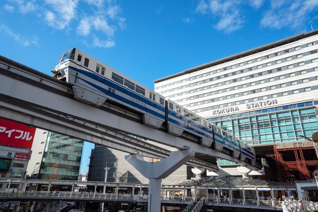 九州のモールのポイントと駐車場。アミュプラザ6館・サクラマチ・ココウォーク アミュプラザ小倉が入るJR小倉駅ビル