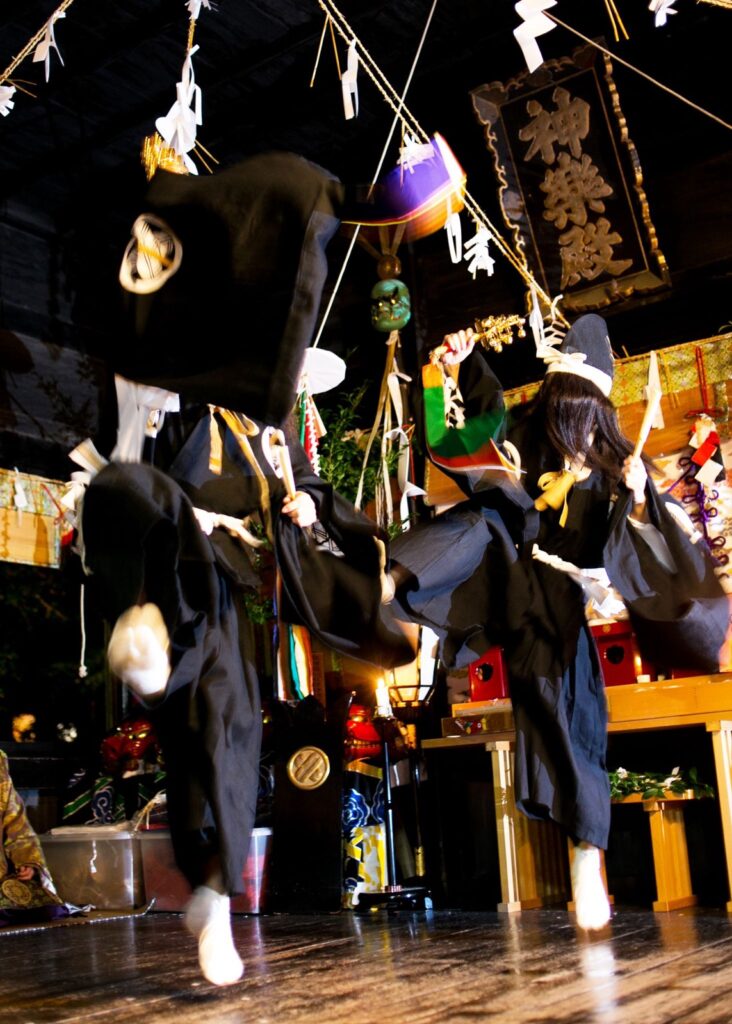 10月3日〜11日。人吉・青井阿蘇神社のおくんち祭り、神幸式は10月9日 おくんち祭りの球磨神楽