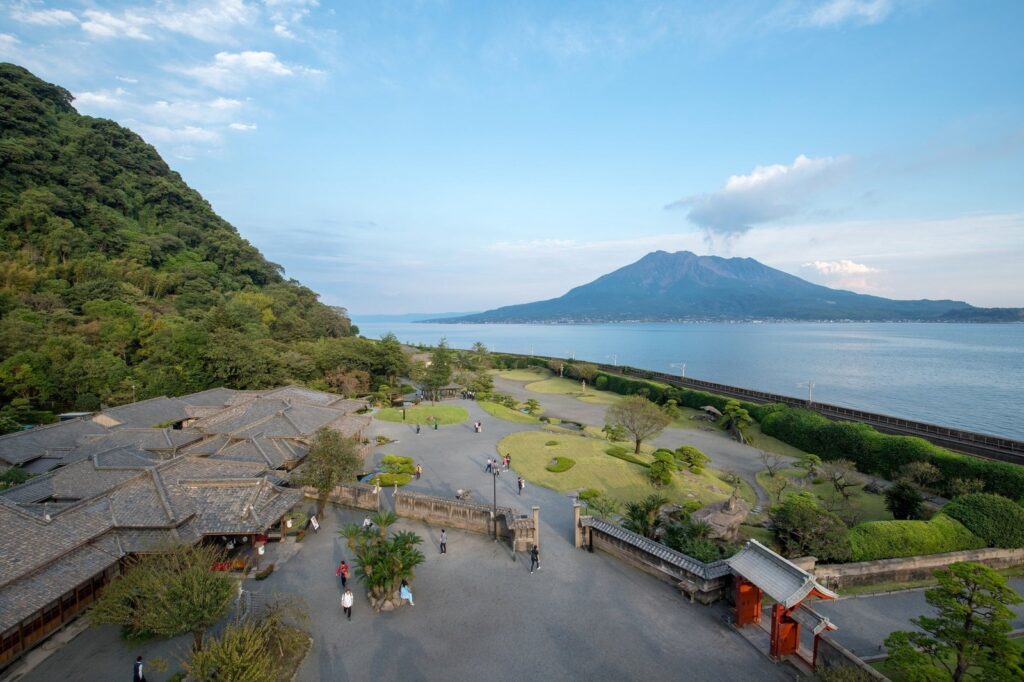 仙巌園の入園料1,600円。開園時間と駐車場、見学の目安 仙巌園の全体と桜島