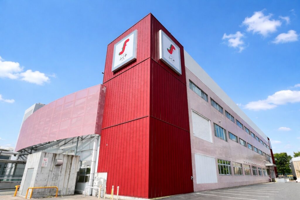 福岡・東区のふくや明太子工場ハクハク。工場見学は無料、my明太子手作り体験は2,500円で要予約 ふくや味の明太子工場ハクハクの外観