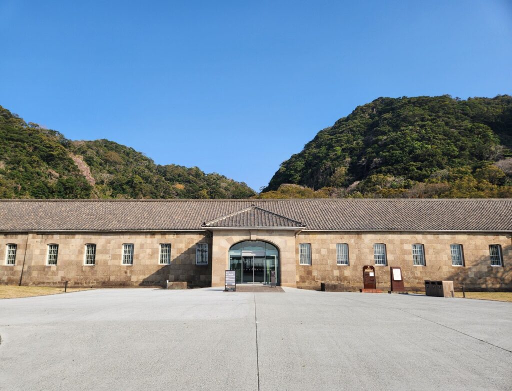 仙巌園の入園料1,600円。開園時間と駐車場、見学の目安 集成館 別館