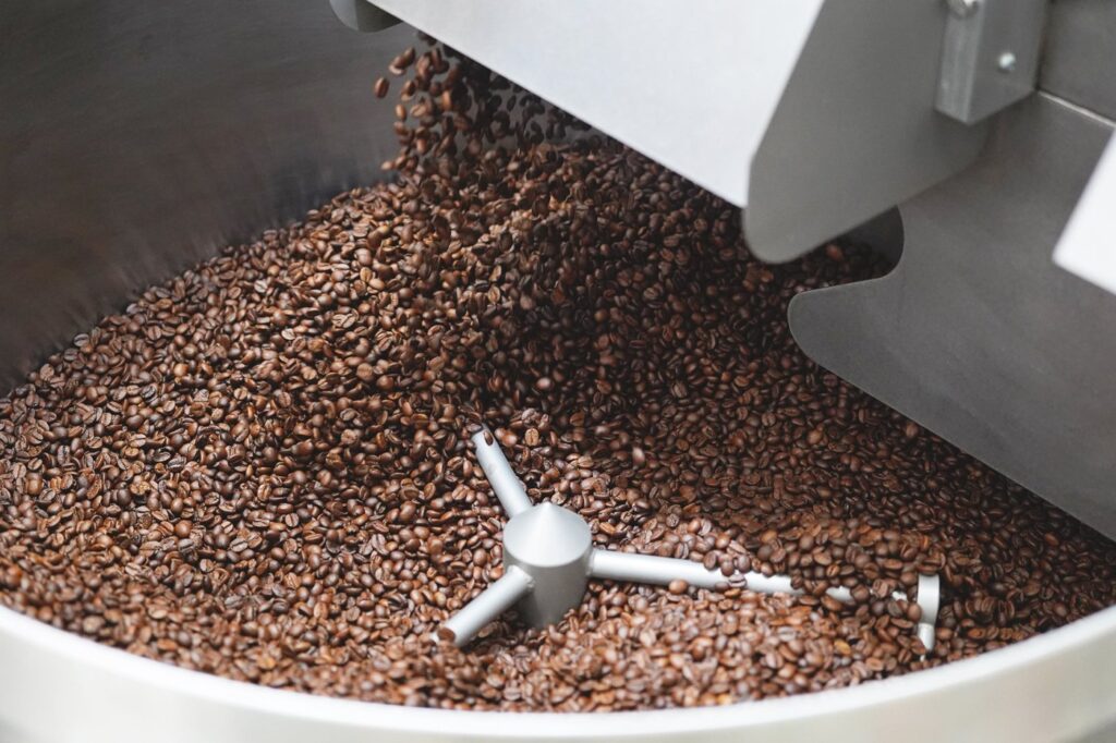薬院のREC COFFEE 薬院駅前店。夜のコーヒー、深夜24時までの営業と価格 焙煎したての豆