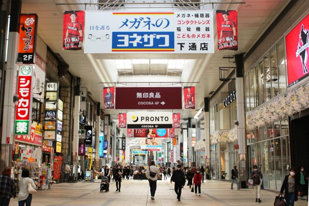 九州の県庁所在地の商店街。上通・下通・天文館ほか 下通アーケード