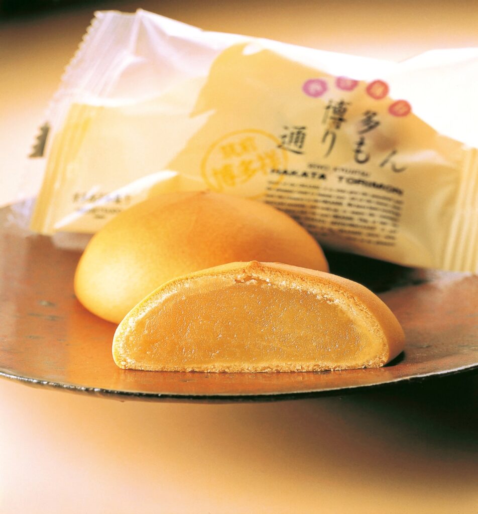 福岡の手土産とお礼のストック26品。個包装・日持ち・買える場所を公式で確認した一覧 博多通りもん(個包装と断面)