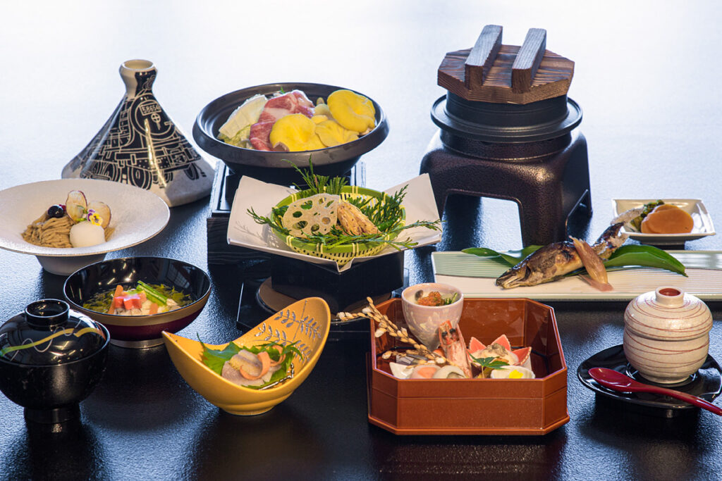 熊本の立ち寄り湯15施設。黒川・阿蘇・人吉・山鹿・玉名の料金と時間 夕食の一例