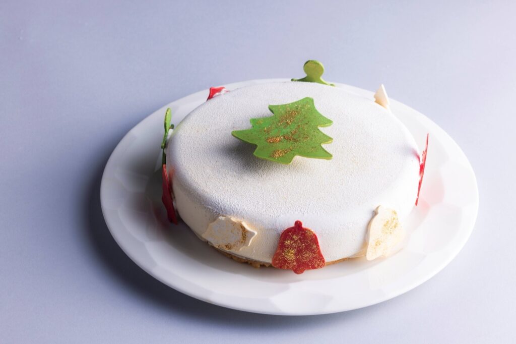 広島のクリスマスケーキ予約2026。ホテル4社の受付日・受け取り日・駐車場を比較 ほうじ茶・みかん・バニラのムースケーキ