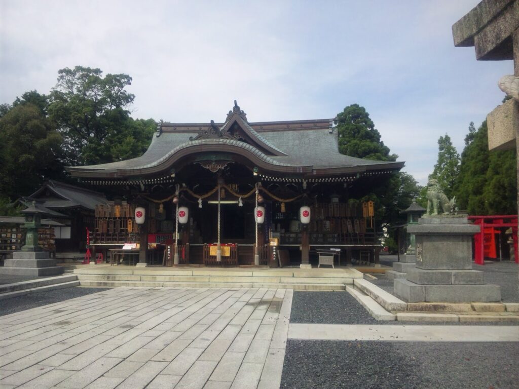 山口の七五三2026。防府天満宮・亀山八幡宮など4社の初穂料と駐車場 琴崎八幡宮の拝殿