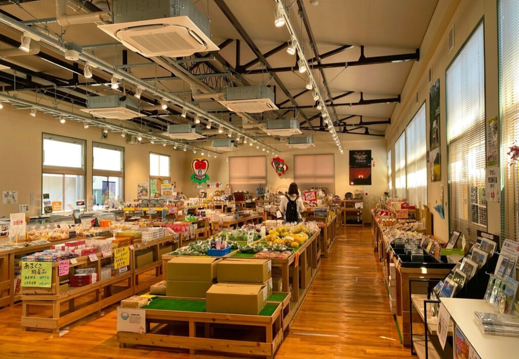 熊本県の道の駅20駅。営業時間・休みと温泉のある駅を比べる 直売所の売場