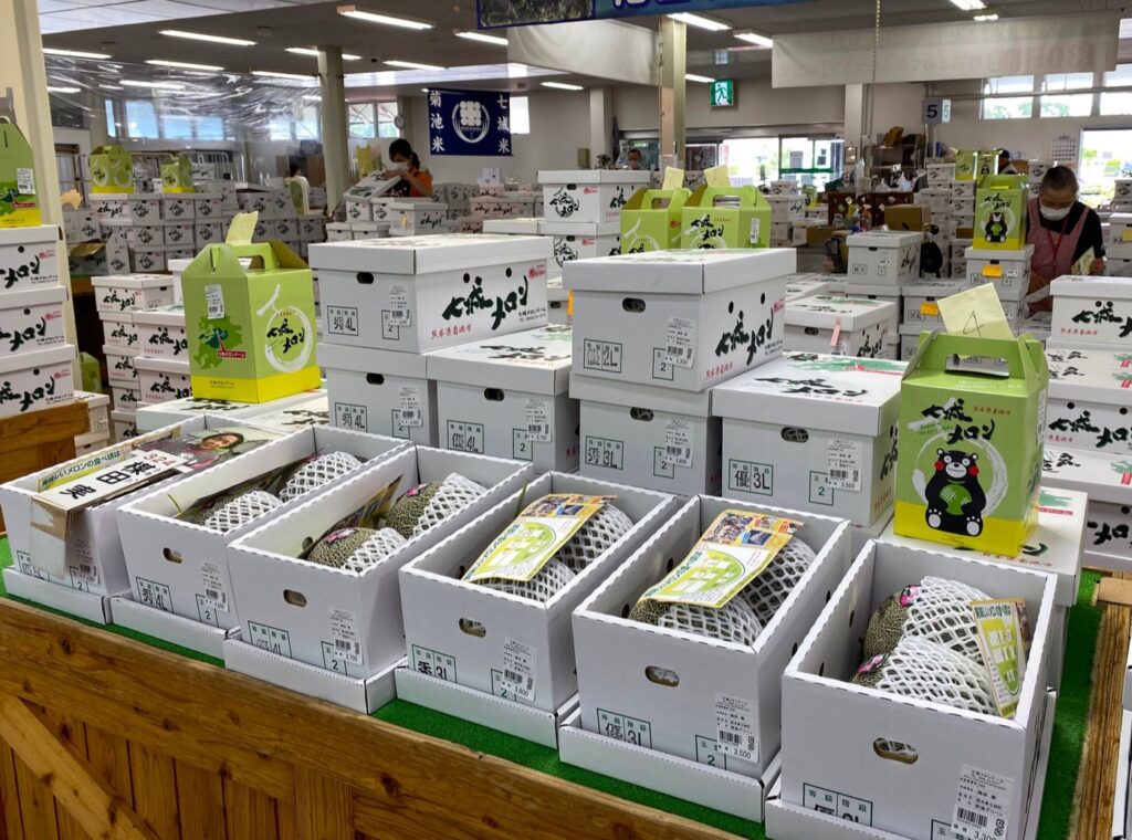 熊本県の道の駅20駅。営業時間・休みと温泉のある駅を比べる メロンの売場