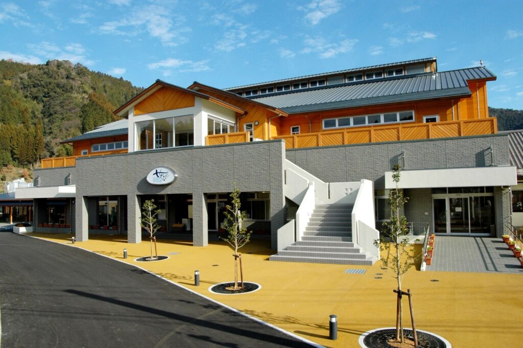 熊本県の道の駅20駅。営業時間・休みと温泉のある駅を比べる 道の駅東陽の建物
