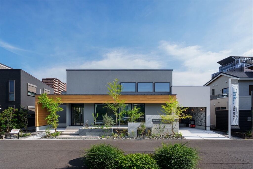九州7県の住宅展示場15会場。営業時間・定休日・予約・駐車場の比較 Lib Work鹿児島店「ink」の平屋モデルハウス(外観パース)