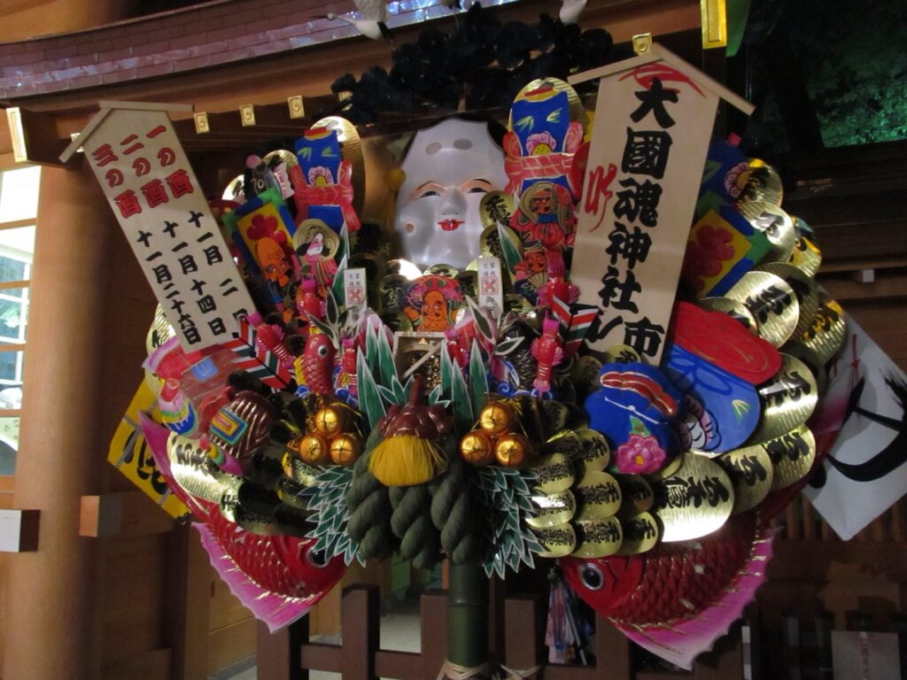 東京の酉の市2026は11月7日と19日。鷲神社・花園神社など4社の時間と駅 大國魂神社の酉の市の熊手
