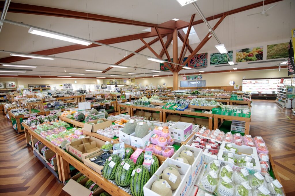 福岡県の道の駅は17駅。営業時間・休館日と温泉・RVパークのある駅 道の駅おおとう桜街道の物産館の売場