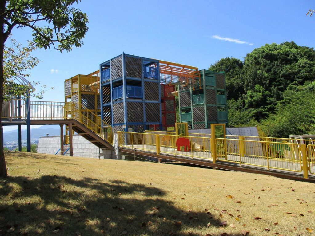 愛媛の大型遊具がある公園5か所。松山・新居浜・今治の駐車場と設備