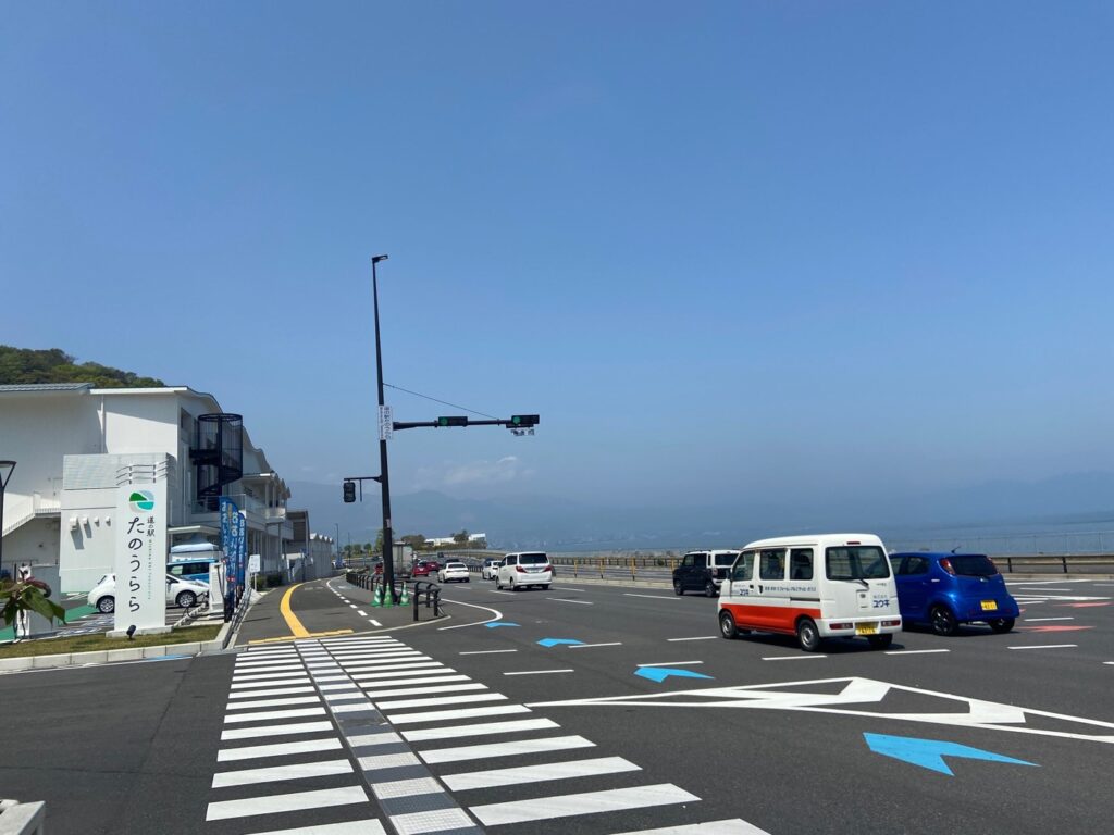 大分県の道の駅は26駅。営業時間・休みの日と温泉・充電のある駅 道の駅たのうららの建物と駐車場