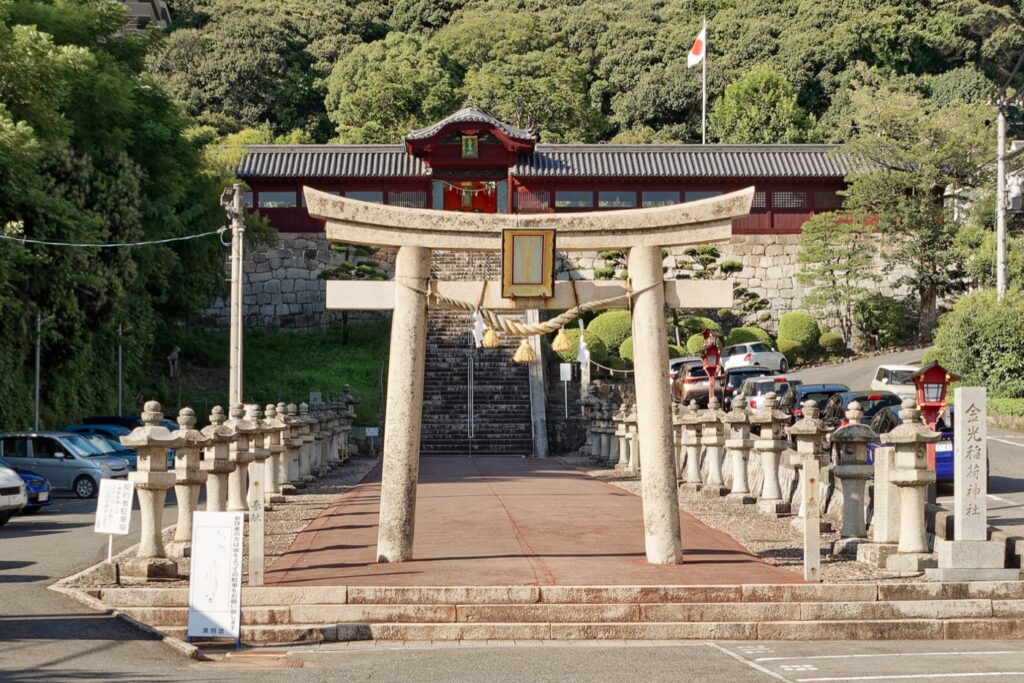 広島の七五三2026。5社の初穂料と受付時間、予約不要と駐車場を比較 広島東照宮の石の鳥居